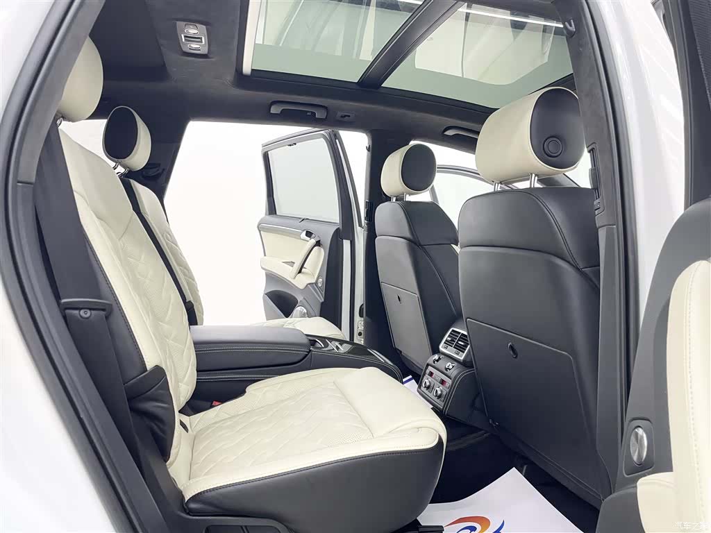 Audi Q7, 2010 7