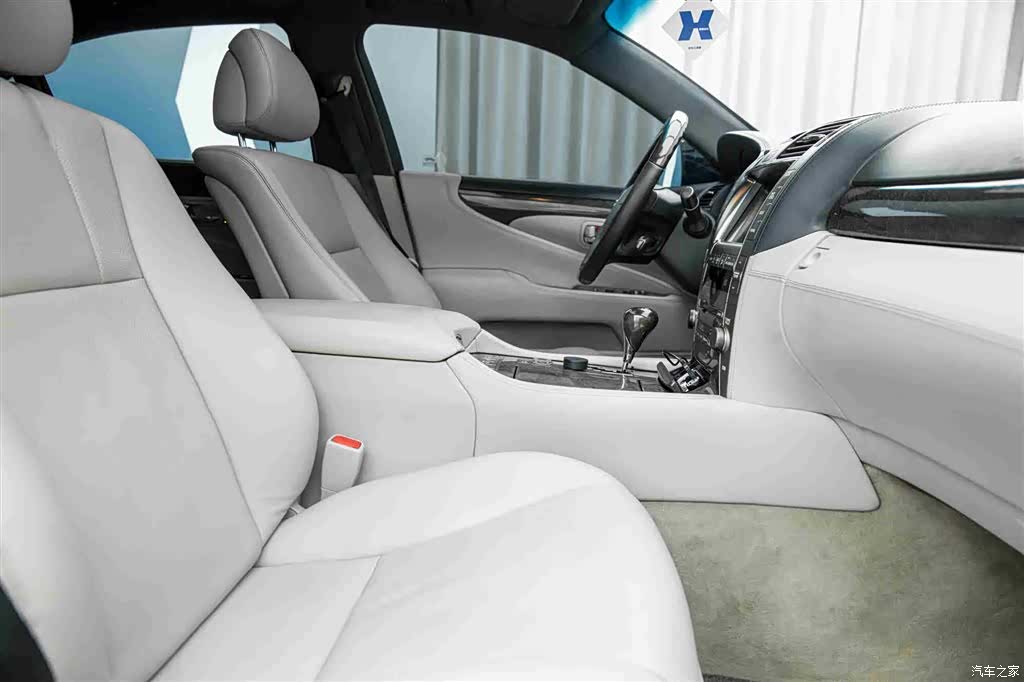 Lexus LS, 2008 15
