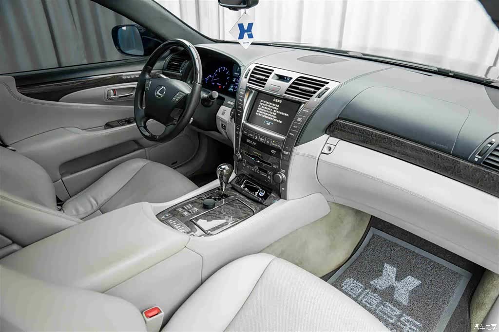 Lexus LS, 2008 14