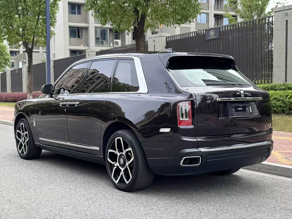 Rolls-Royce Cullinan Rolls-Royce Cullinan