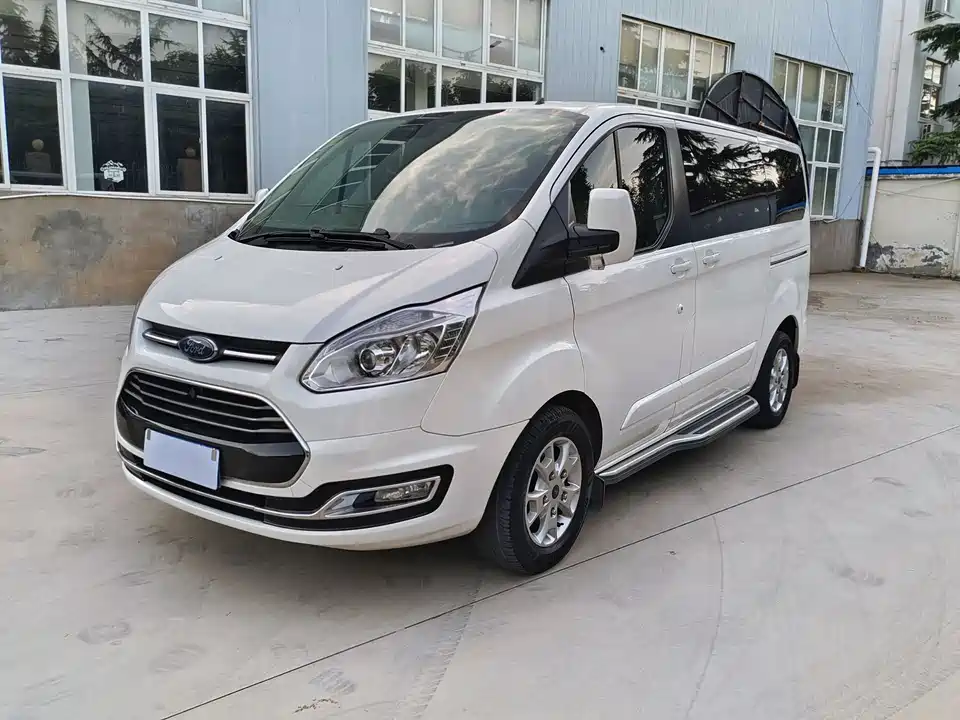 Ford Touruiou
