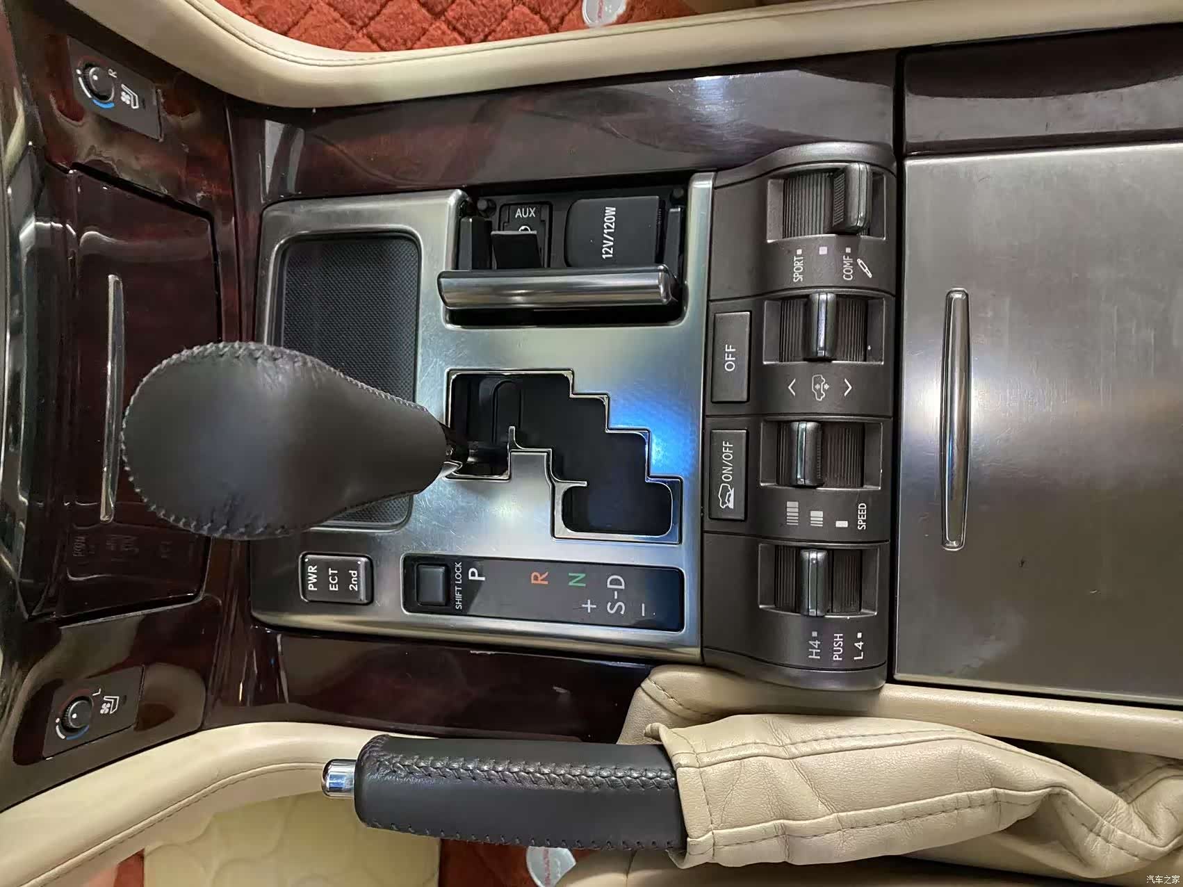 Lexus LX, 2010 11