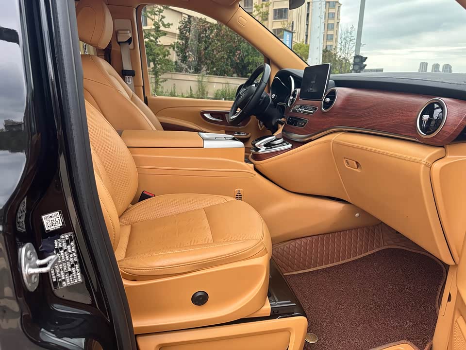 Mercedes-Benz V-class