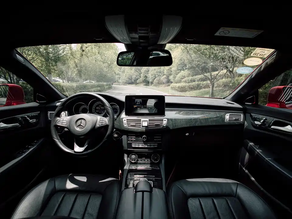Mercedes-Benz CLS Mercedes-Benz CLS