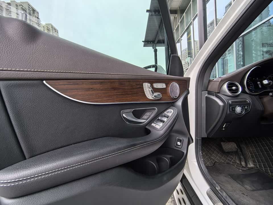 Mercedes-Benz GLC Mercedes-Benz GLC