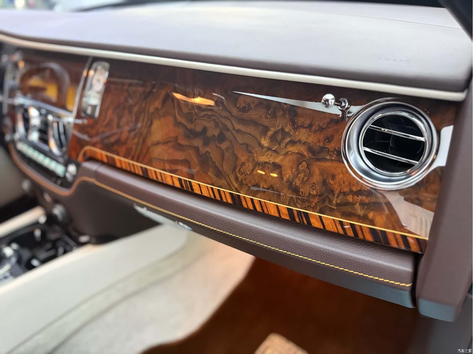 Rolls-Royce Ghost, 2016 21