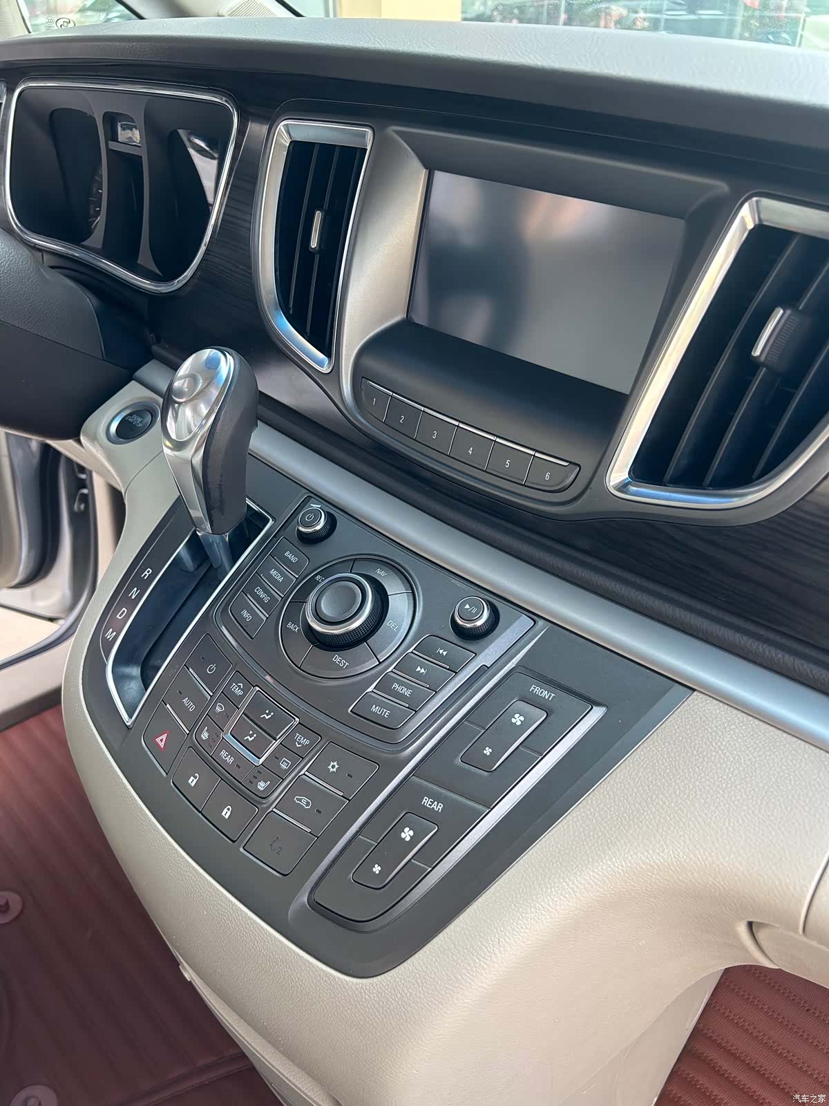 Buick GL8, 2012 17