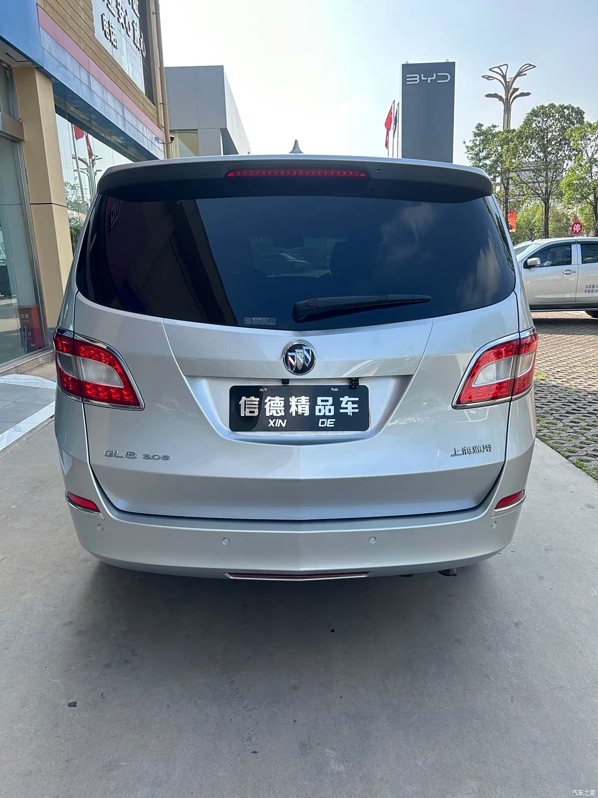 Buick GL8, 2012 7
