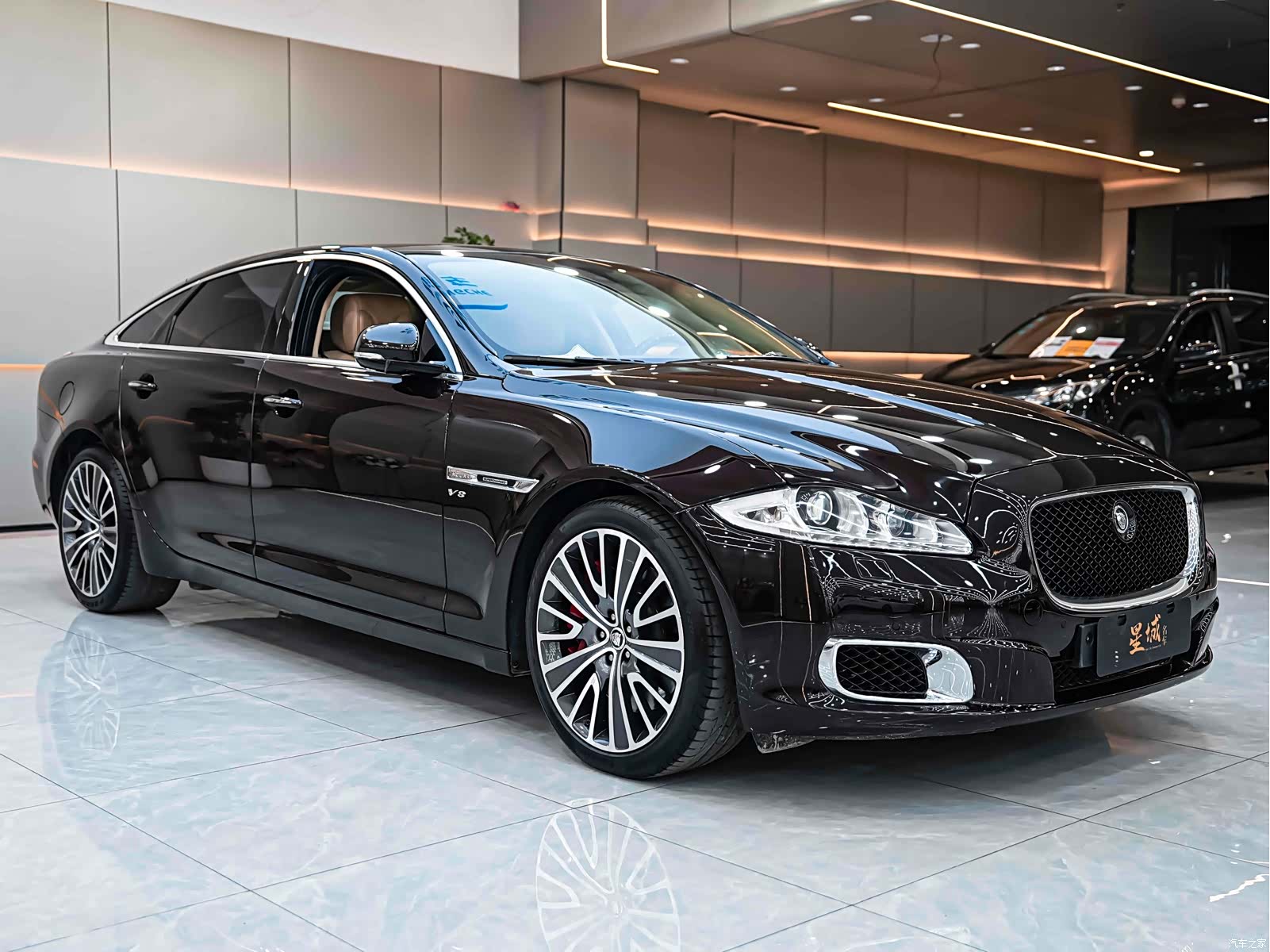 Jaguar XJ, 2013 3