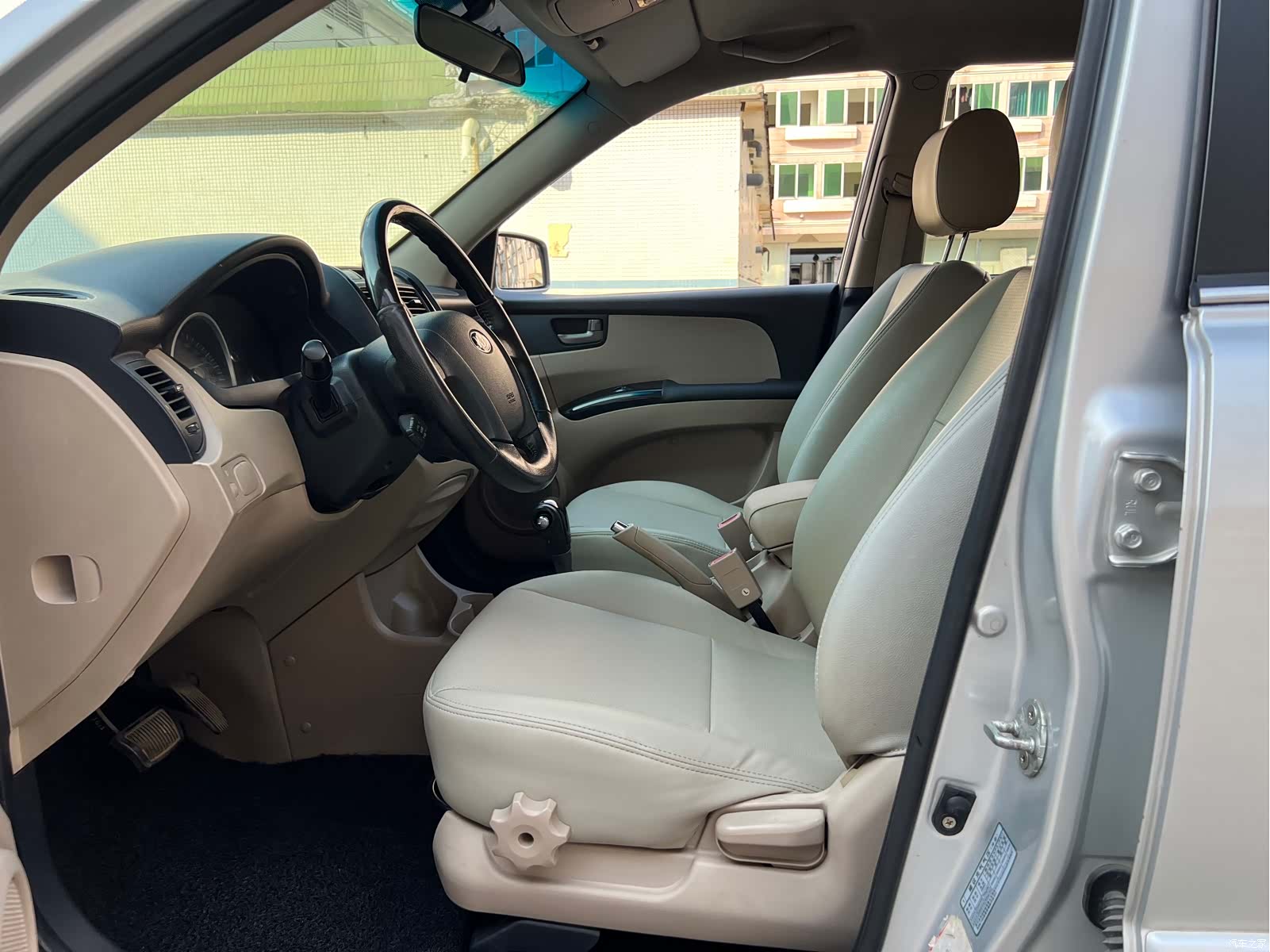 Kia GL, 2013 8