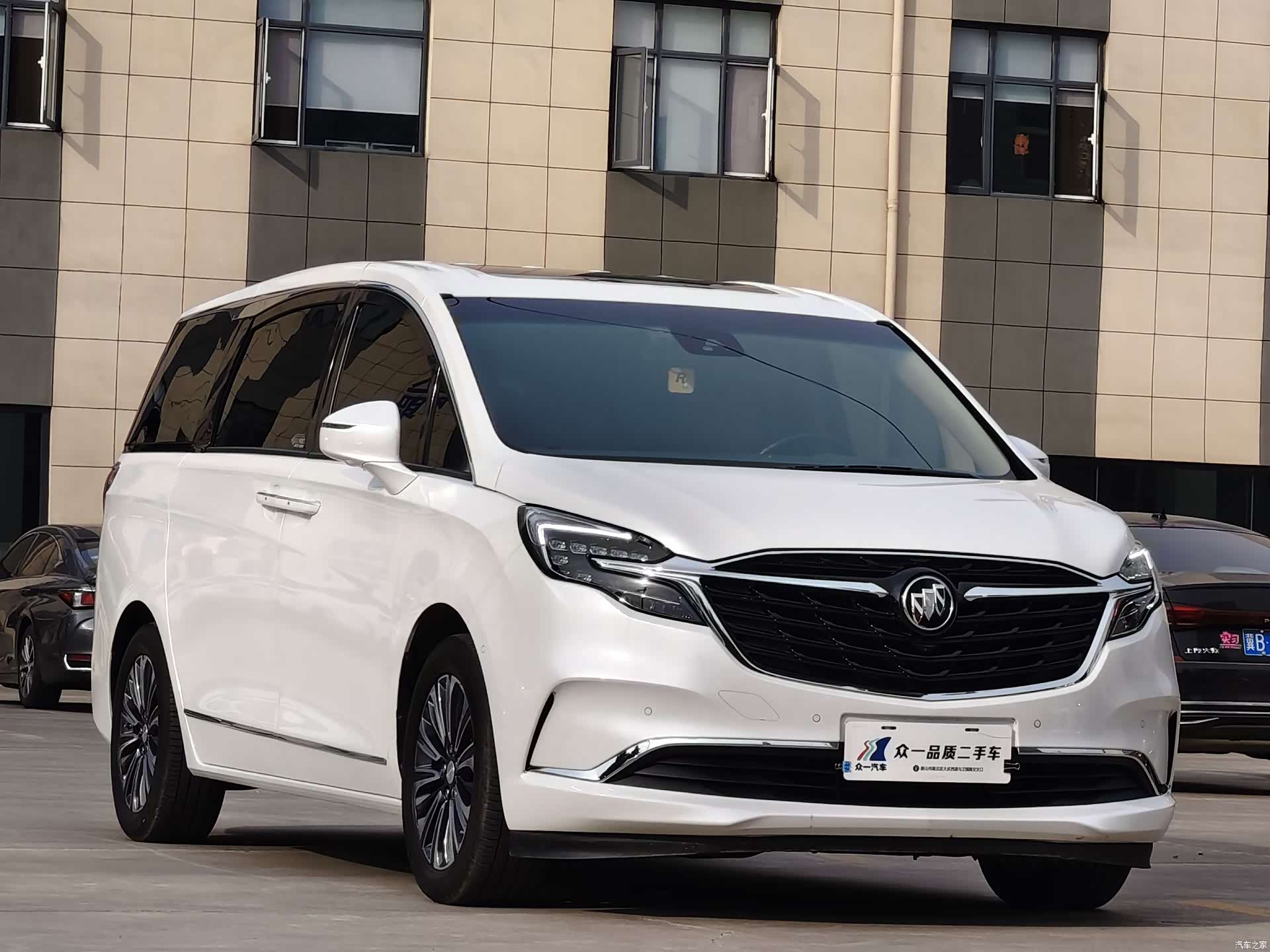 Buick GL8, 2021 3