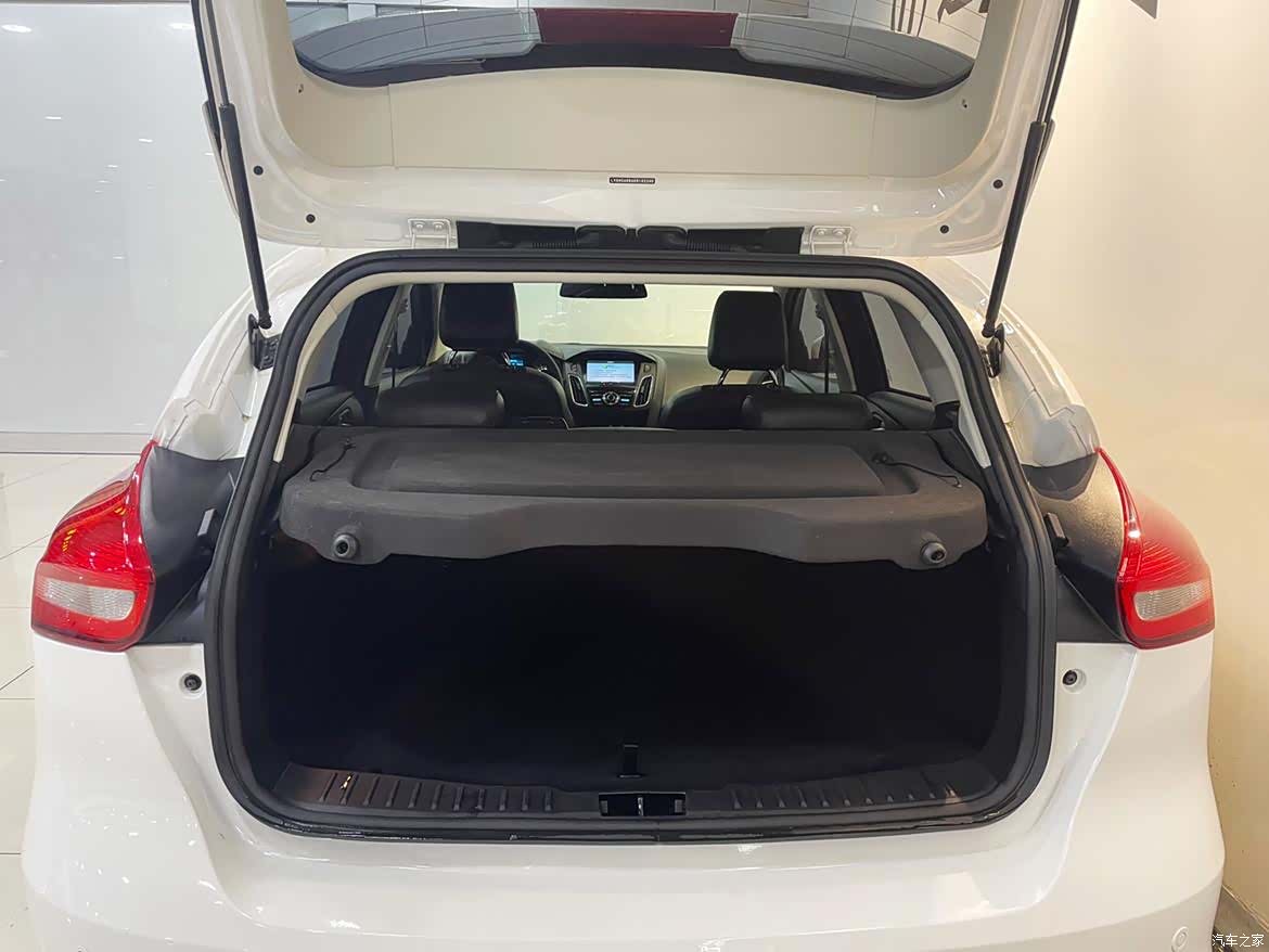 Ford Focus, 2019 24
