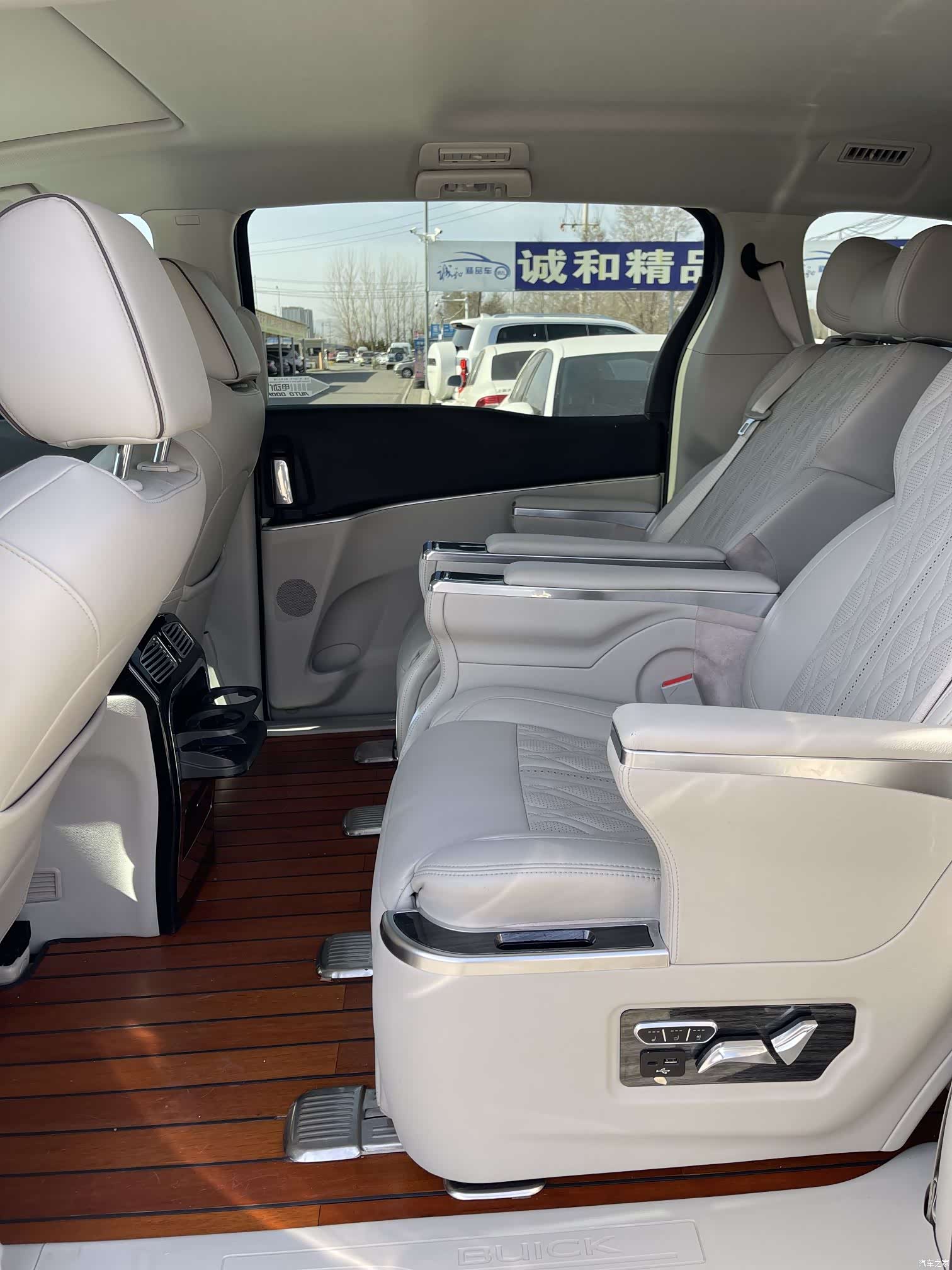 Buick GL8, 2022 все фото