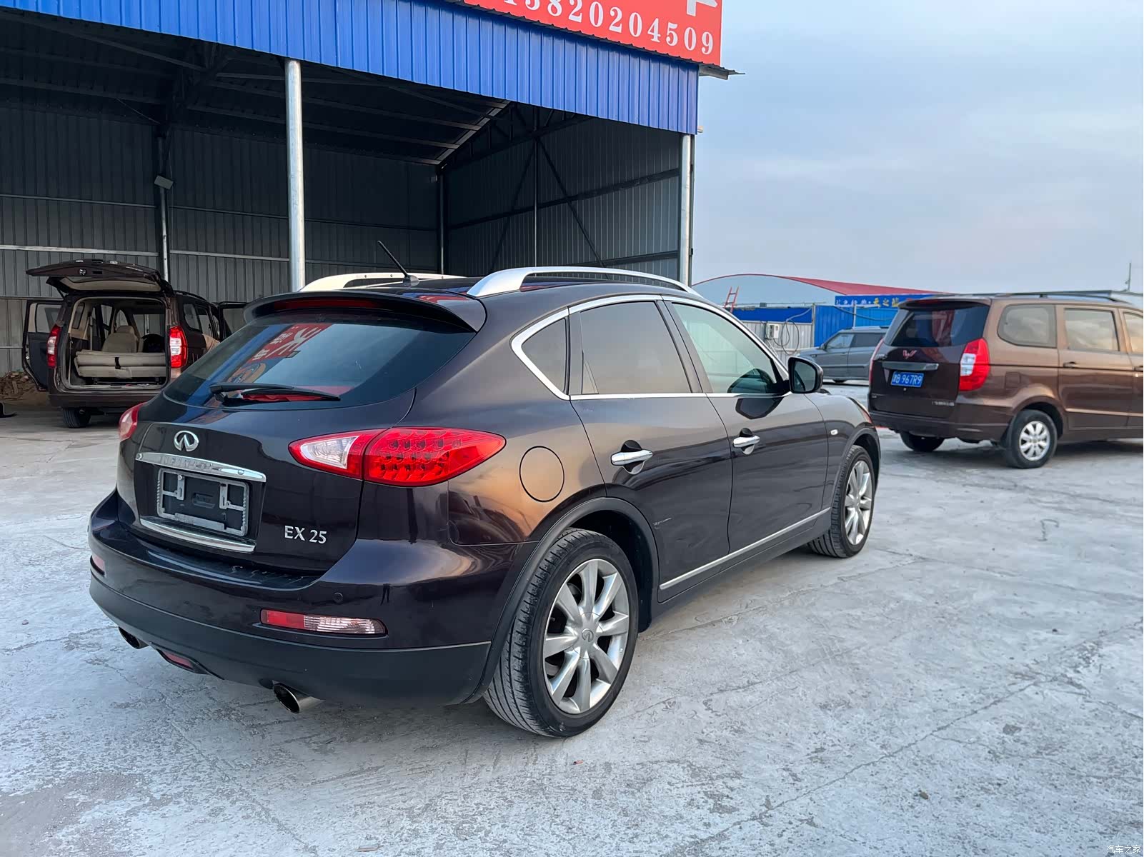 Infiniti EX25, 2011 9