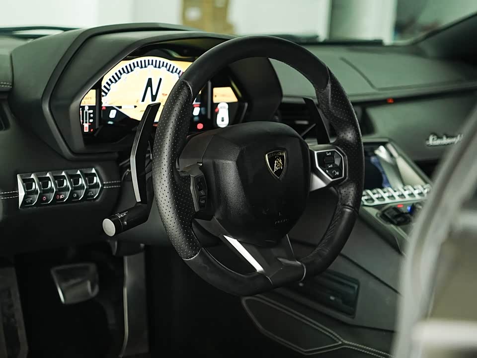 Lamborghini Aventador