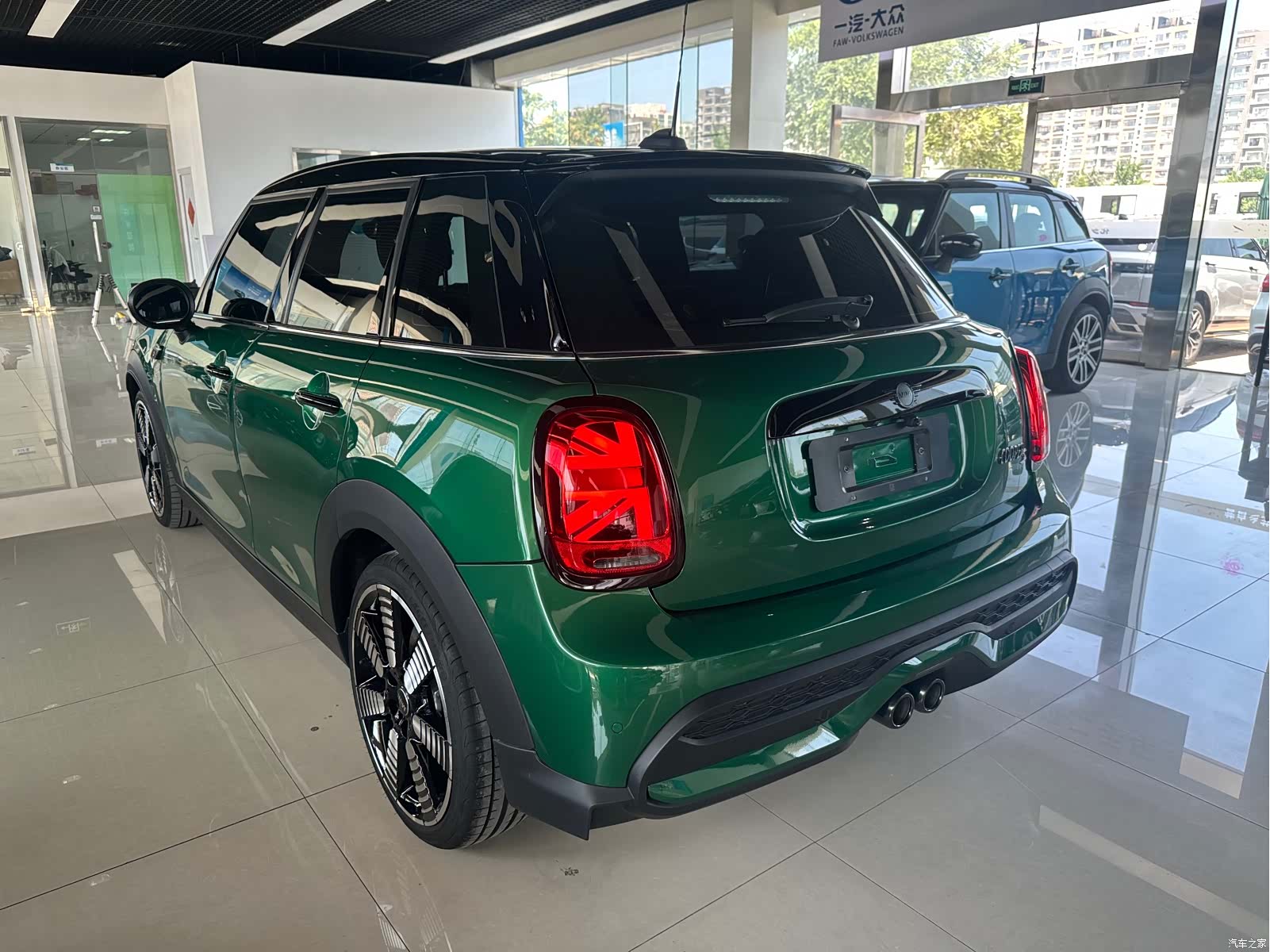 Mini Cooper, 2024 4