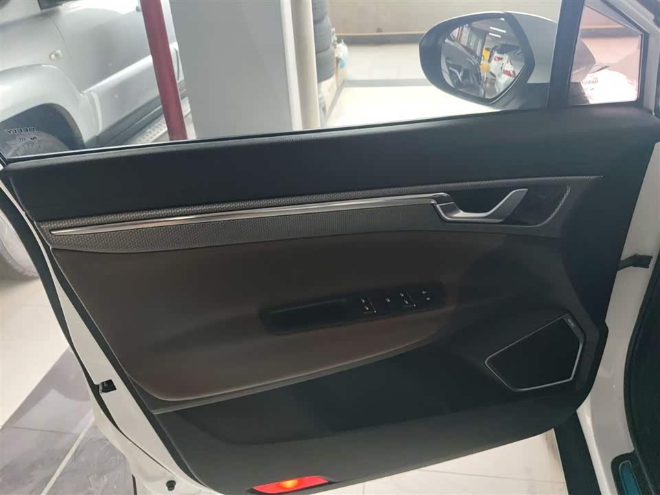 Geely Emgrand GS