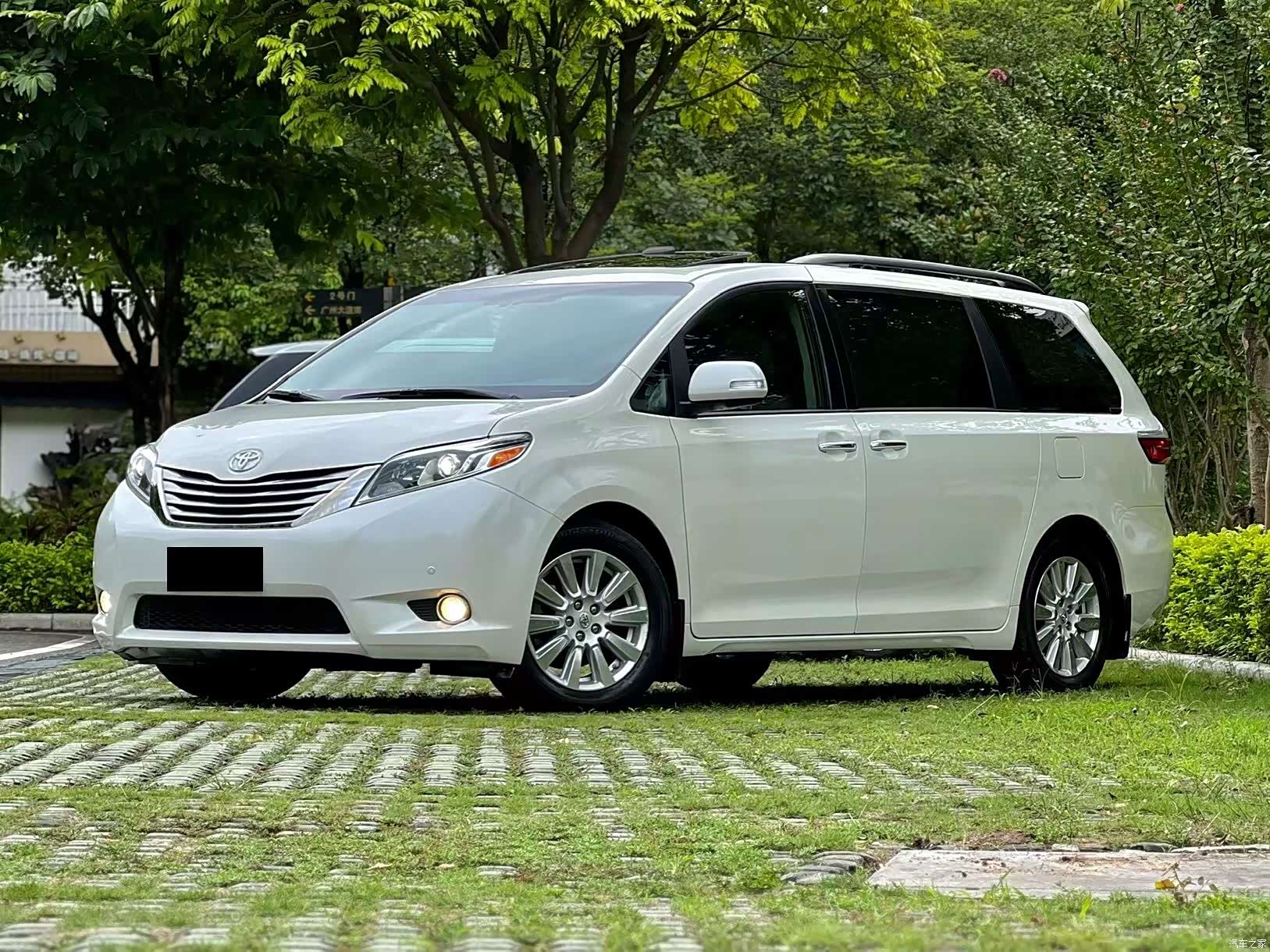 Toyota Sienna, 2017 1