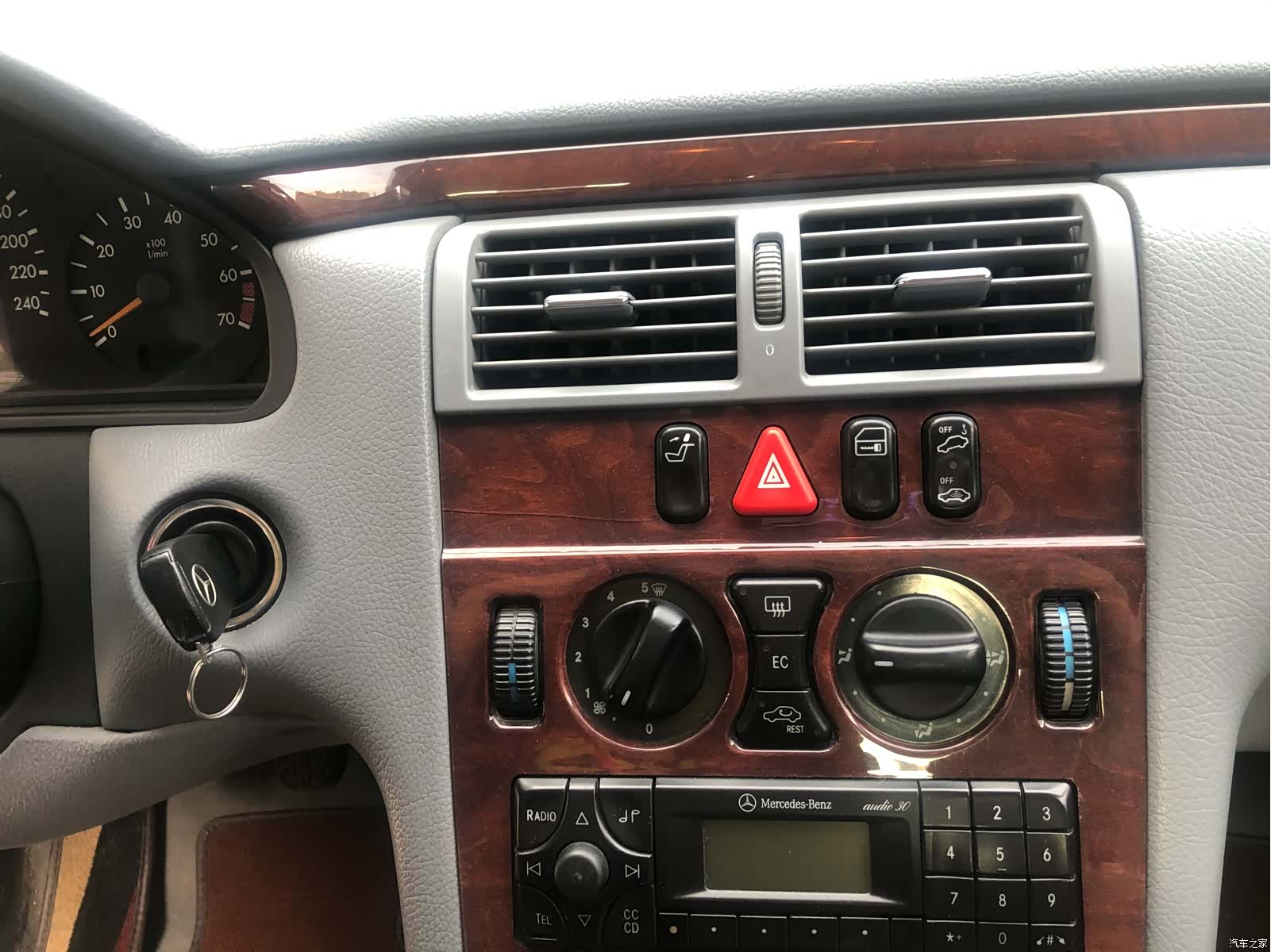 Mercedes-Benz E-Class, 1999 11
