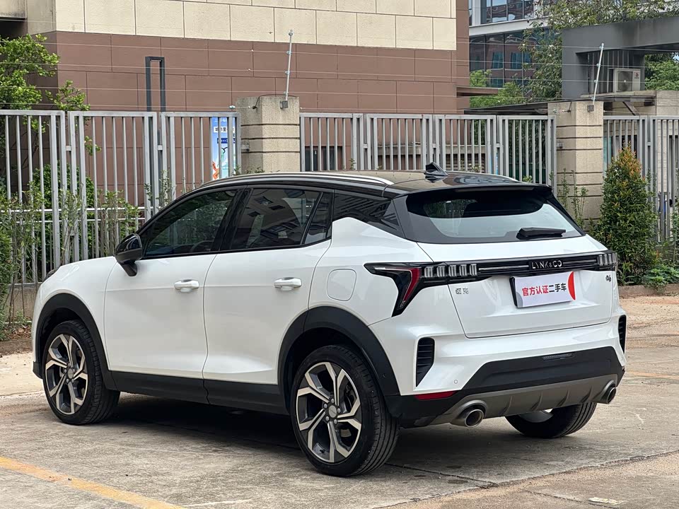 Lynk & Co 06 Lynk & Co 06