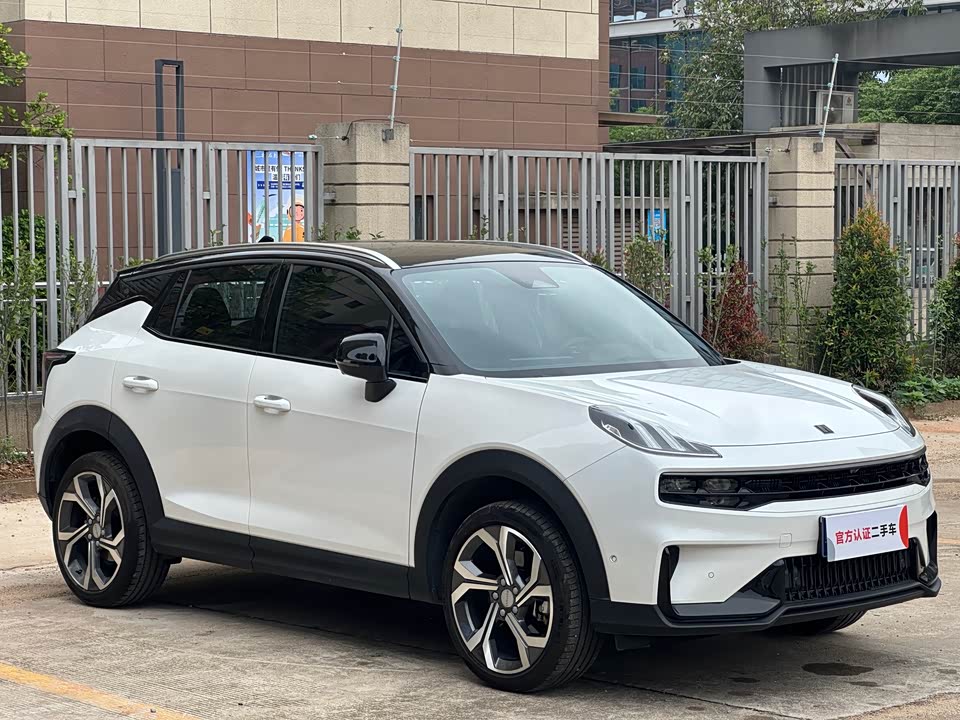 Lynk & Co 06 Lynk & Co 06