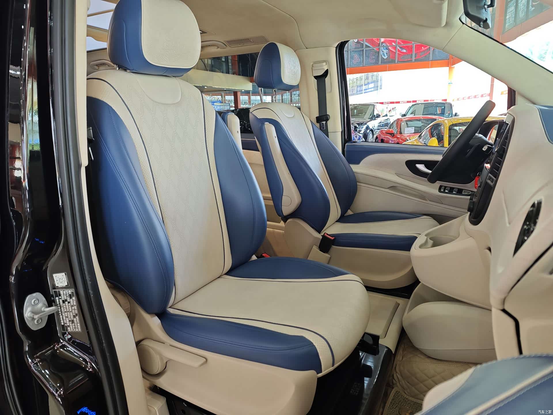 Mercedes-Benz 7, 2021 14