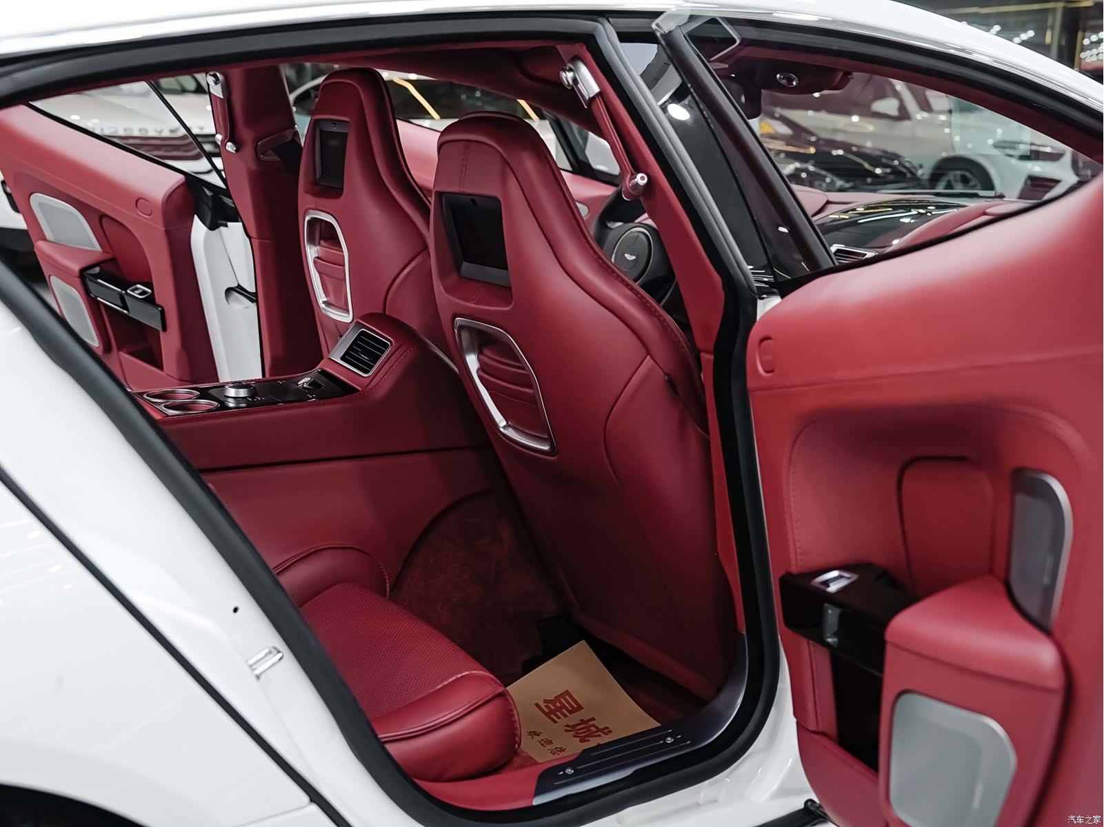 Aston Martin Rapide, 2014 19