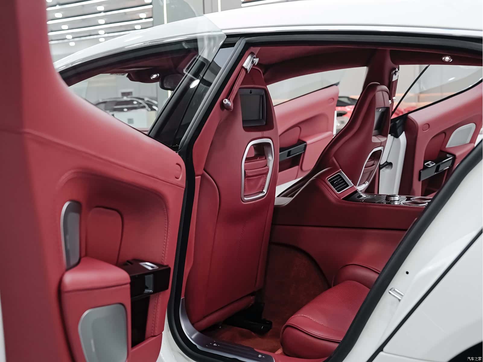 Aston Martin Rapide, 2014 20