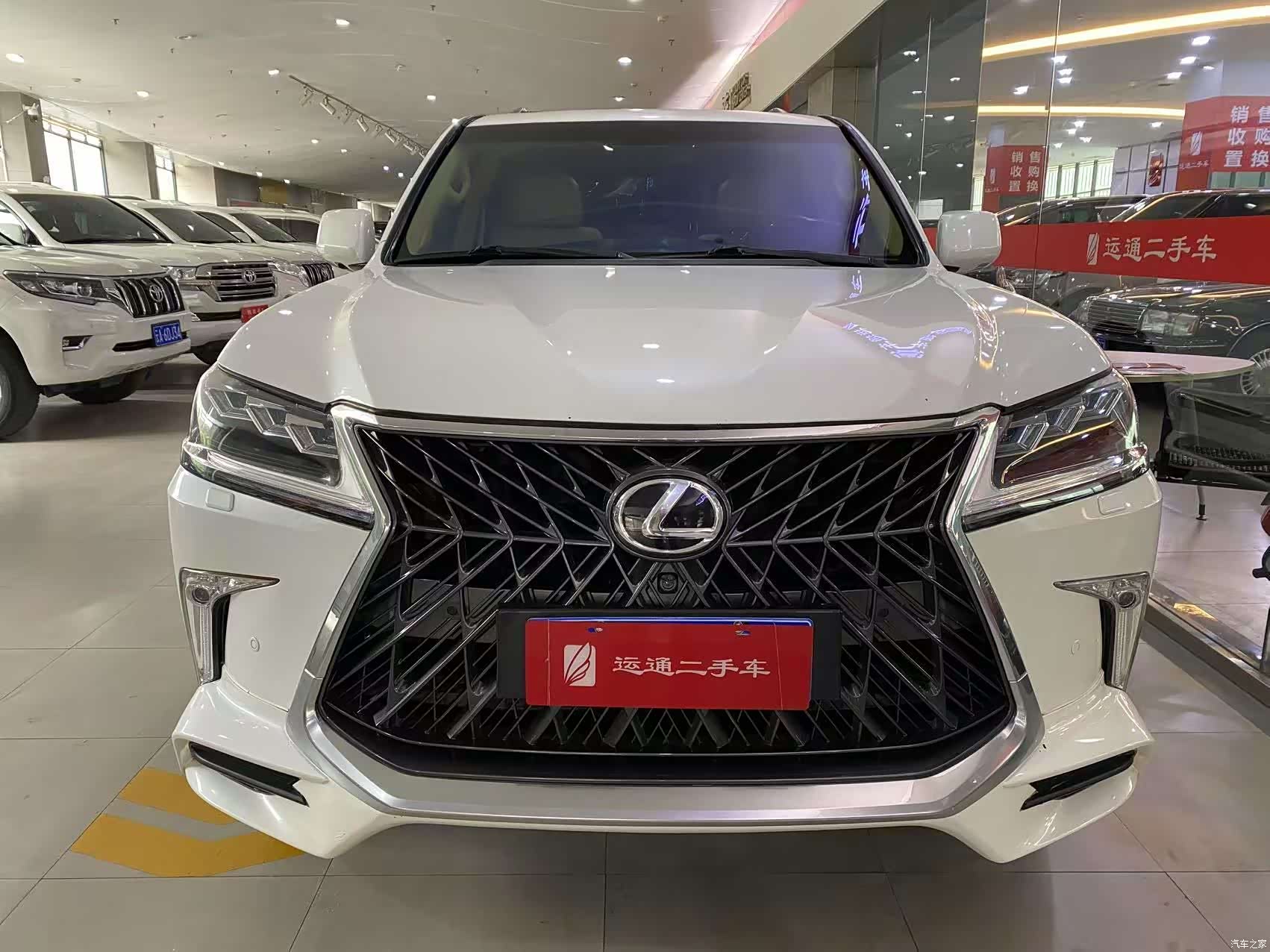 Lexus LX, 2010 1