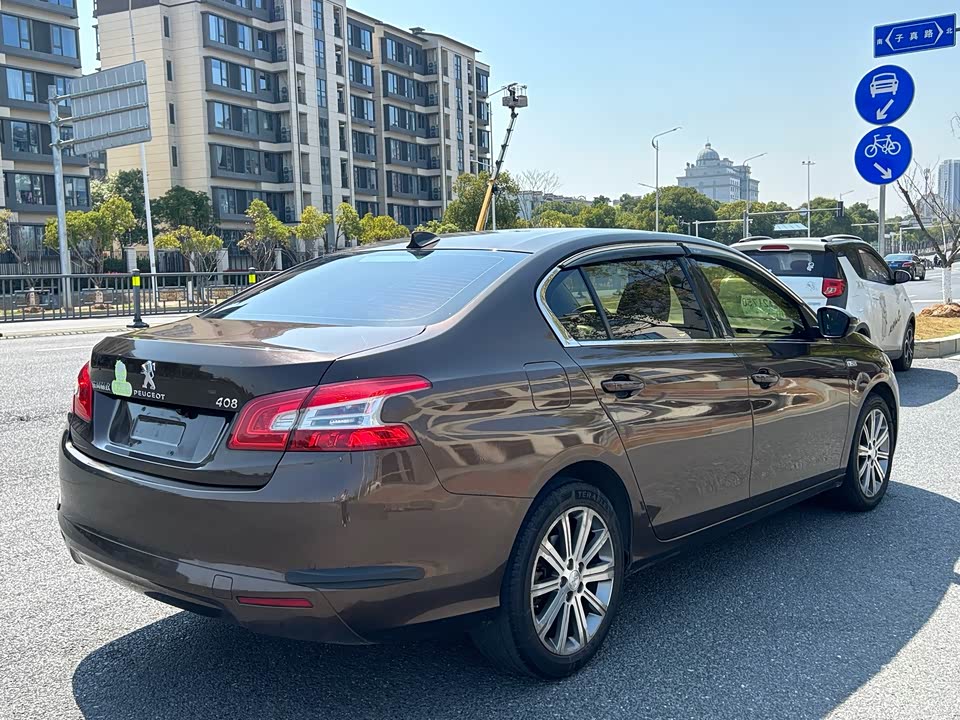 Peugeot 408