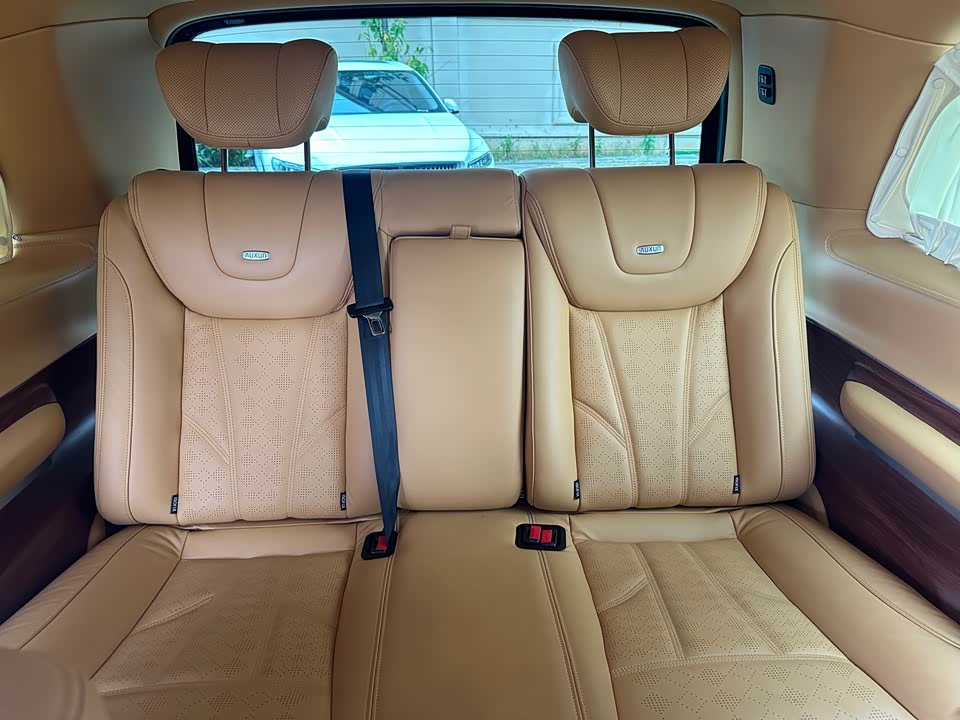 Mercedes-Benz V-class