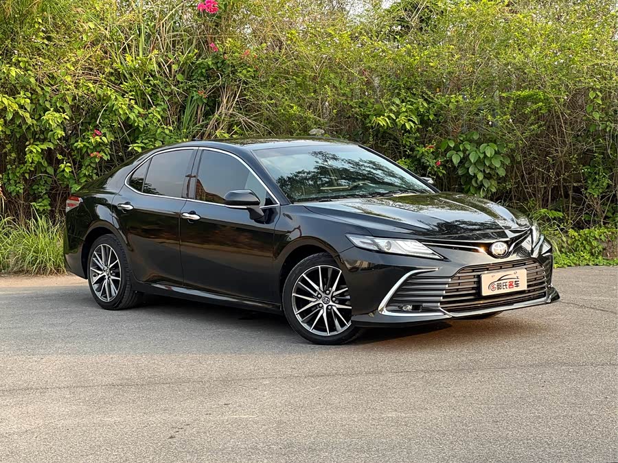 Toyota Camry 2022, фото 3