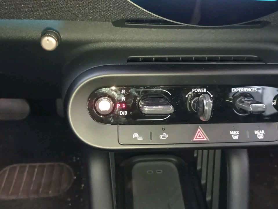 MINI Electric ACEMAN