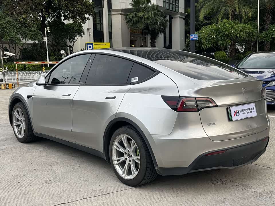 Tesla Model Y Tesla Model Y