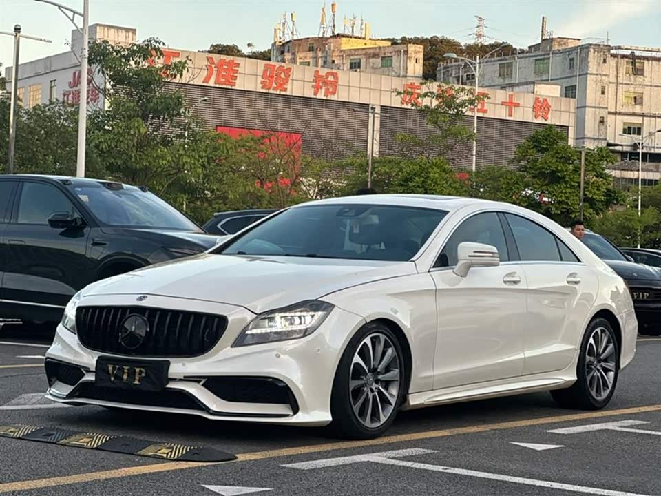 Mercedes-Benz CLS Mercedes-Benz CLS