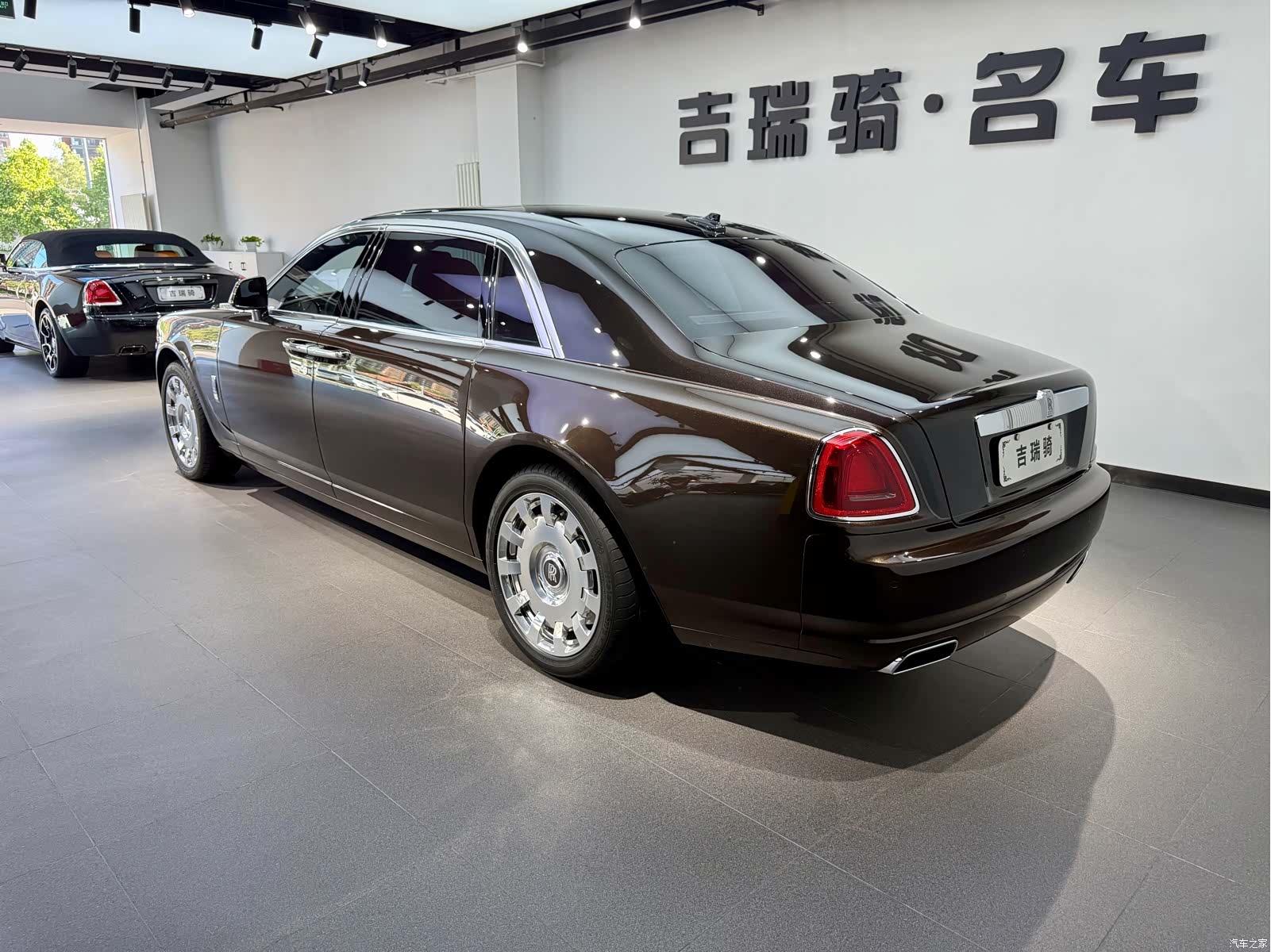 Rolls-Royce Ghost, 2016 4