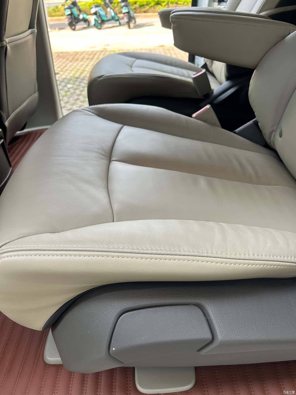 Buick GL8, 2012 11