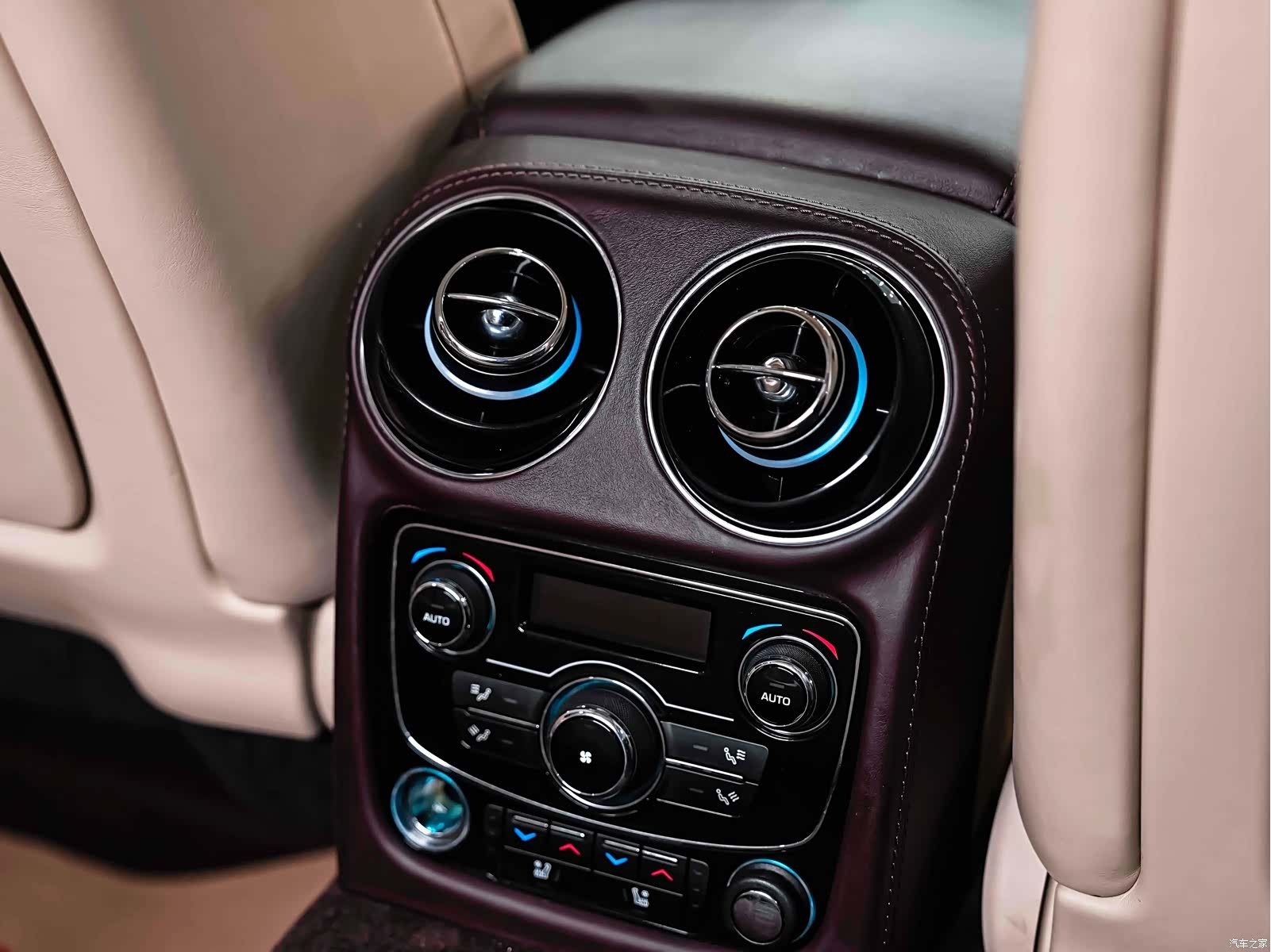 Jaguar XJ, 2013 11