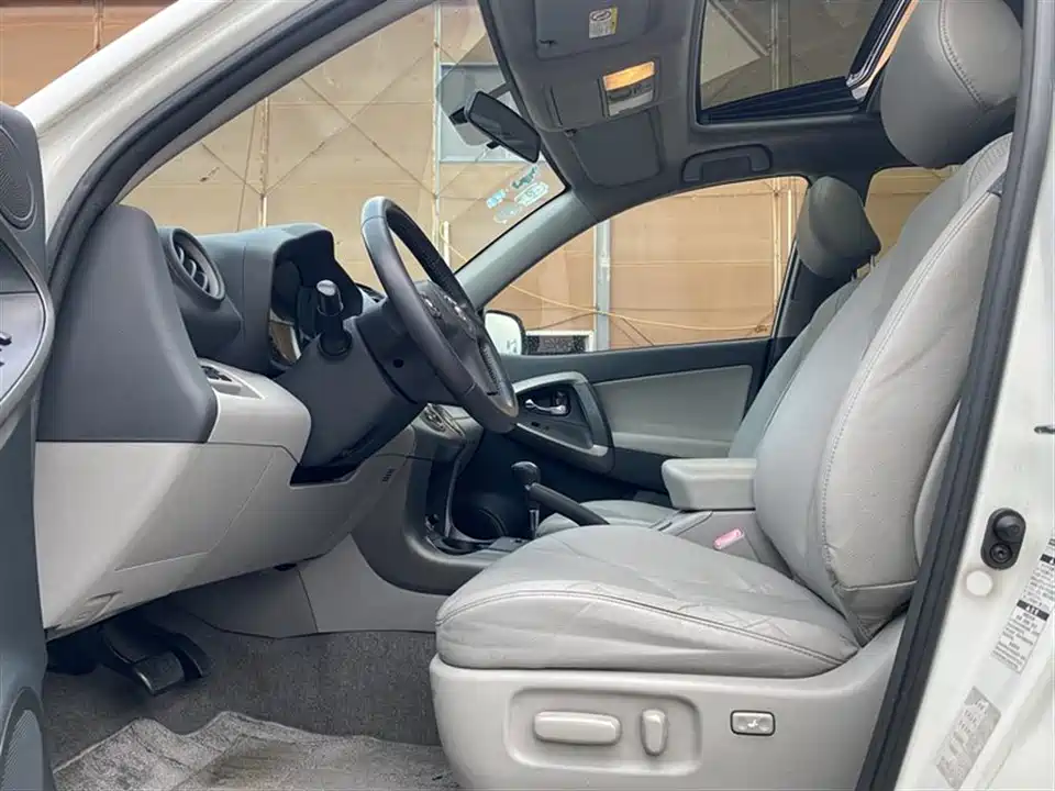 Toyota RAV4 Rongfang