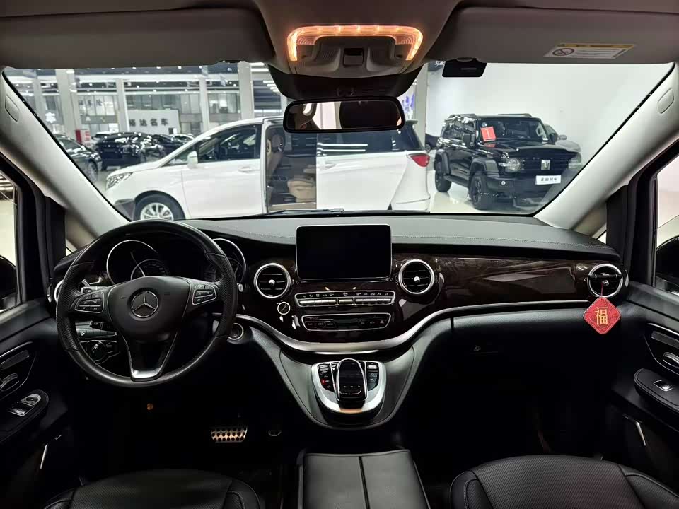 Mercedes-Benz V-class