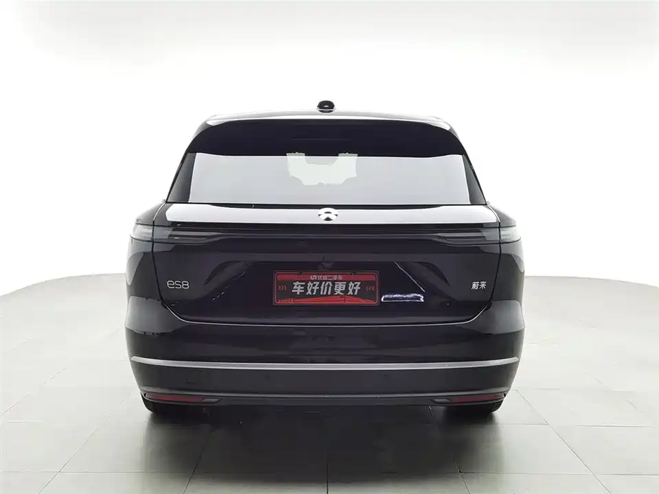 NIO ES8
