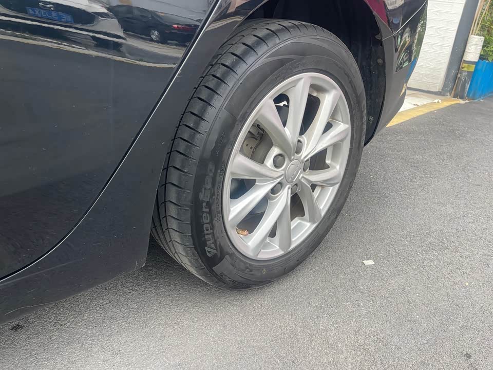 Roewe i5