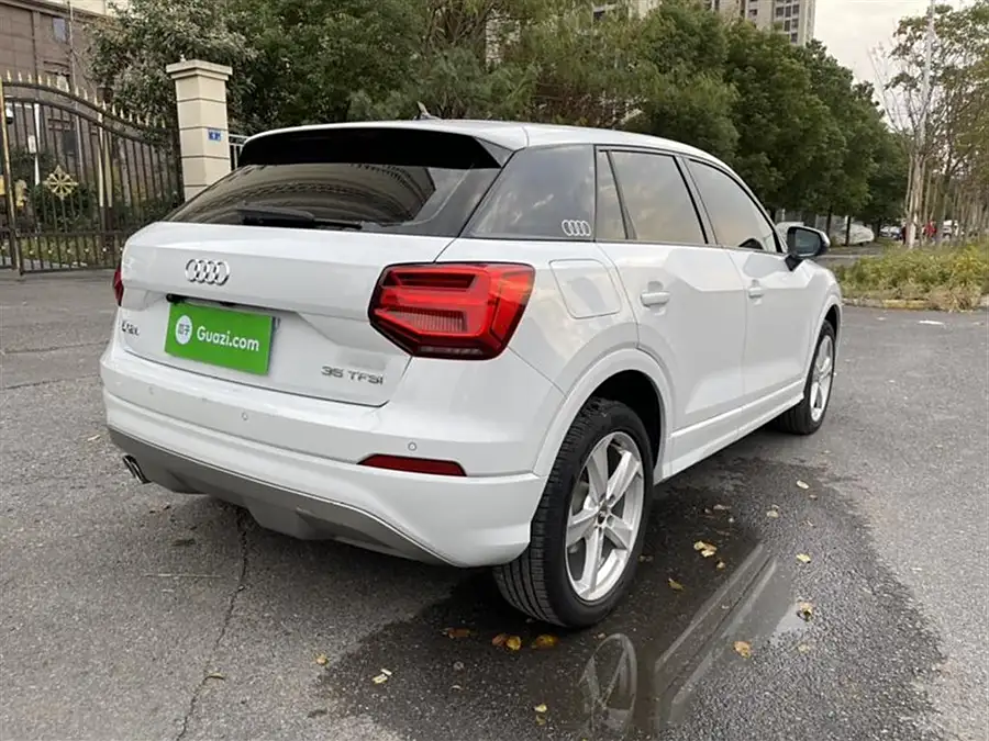 Audi Q2L