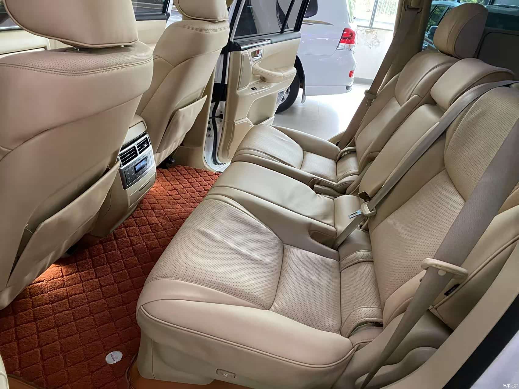 Lexus LX, 2010 18