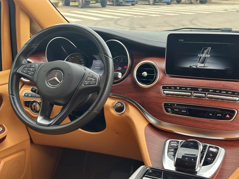 Mercedes-Benz V-class