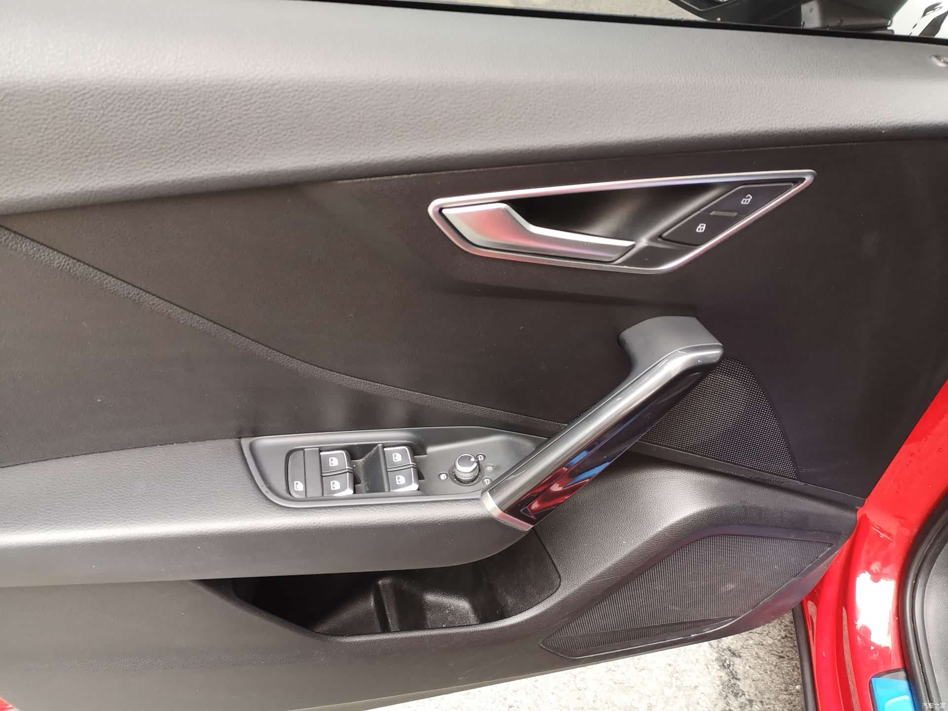 Audi Q2L, 2020 9