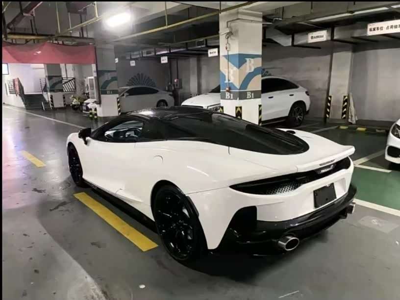 McLaren GT