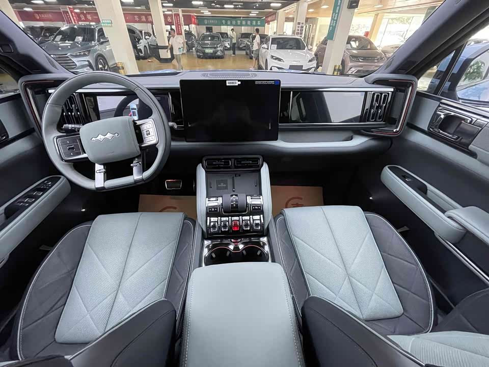 BYD Leopard 5 BYD Leopard 5