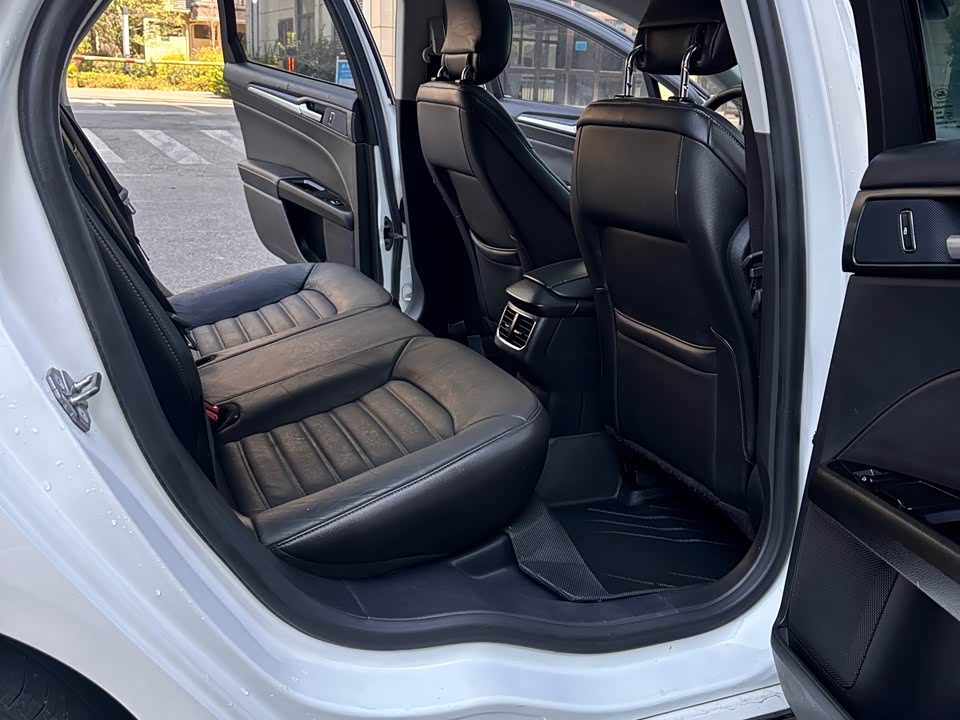 Ford Mondeo Ford Mondeo