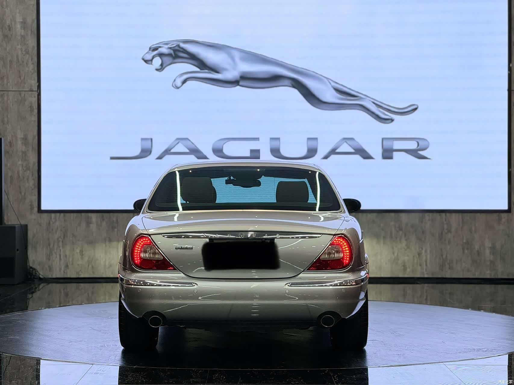 Jaguar XJ, 2003 7